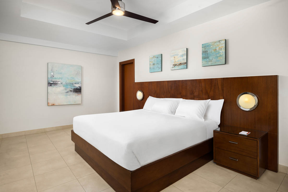 Three Bedroom Oceanfront - Second Bedroom